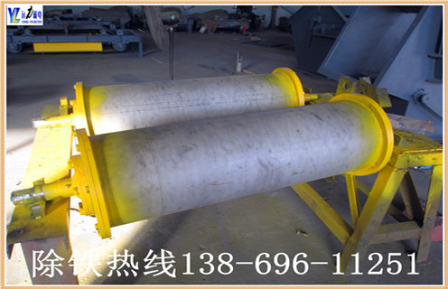 1.干式草莓视频官网下载APP采用人民共和国机械工业标准“JB / 7895-1999”,采用稀土复合磁性系统,并采用高强度胶(J-39)粘结和环氧灌注,磁性表面用不锈钢加强胶胶挂胶,不脱落.气缸两端的密封垫圈涂有塑料密封,确保无水;整体采用先进的技术和合理的结构.经过特殊设计,使的磁场强度分布更为合理,分选效果更明显. 　　2.此碎钢磁选机永磁筒体机身通过特殊设计,不易堵塞材料,运行材料.通过半逆流类型.